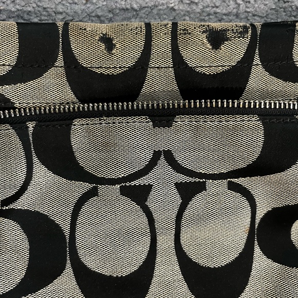 Coach Black and Cream Designer Shoulder Bag - Picture 5 of 6